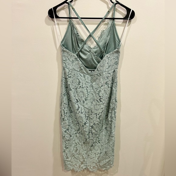 Women’s LuLu Lace Mint open back Size Small dress - Picture 4 of 5